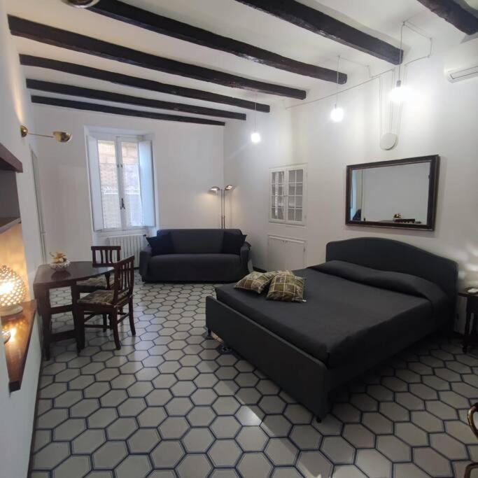 Casa Claudia ~ Rione Monti-Colosseo Rome Exterior photo
